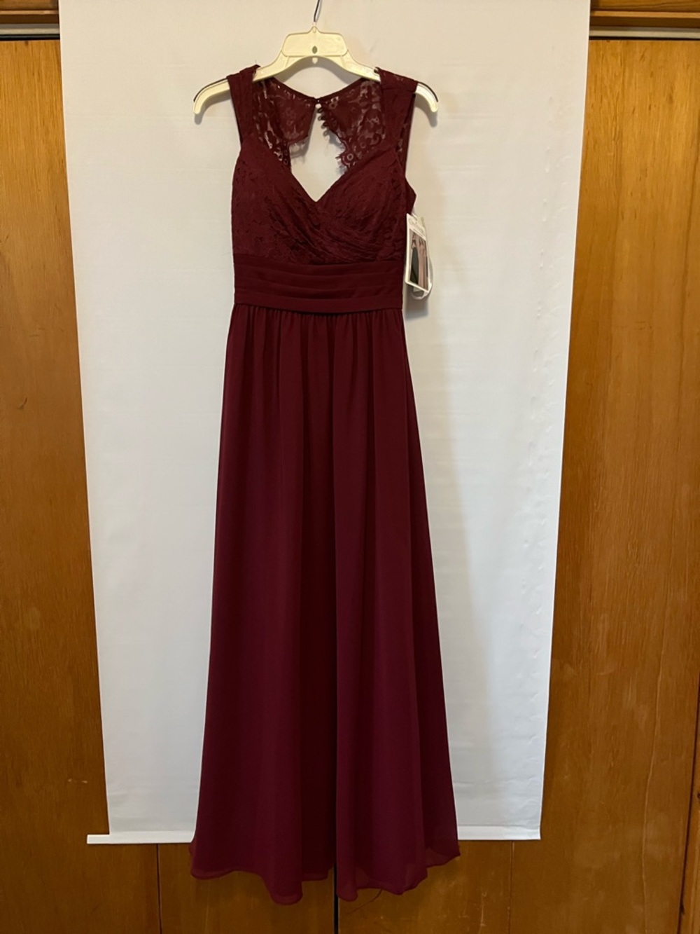 CHRISTINA WU CELEBRATIONS 22838 NWT Size 4 CHIFFON/LACE MAHOGANY